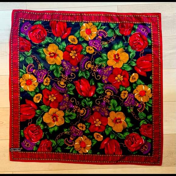 Oscar de la Renta Accessories - Oscar de la Renta- 100% SILK scarf 30”x30” floral print burgundy vintage